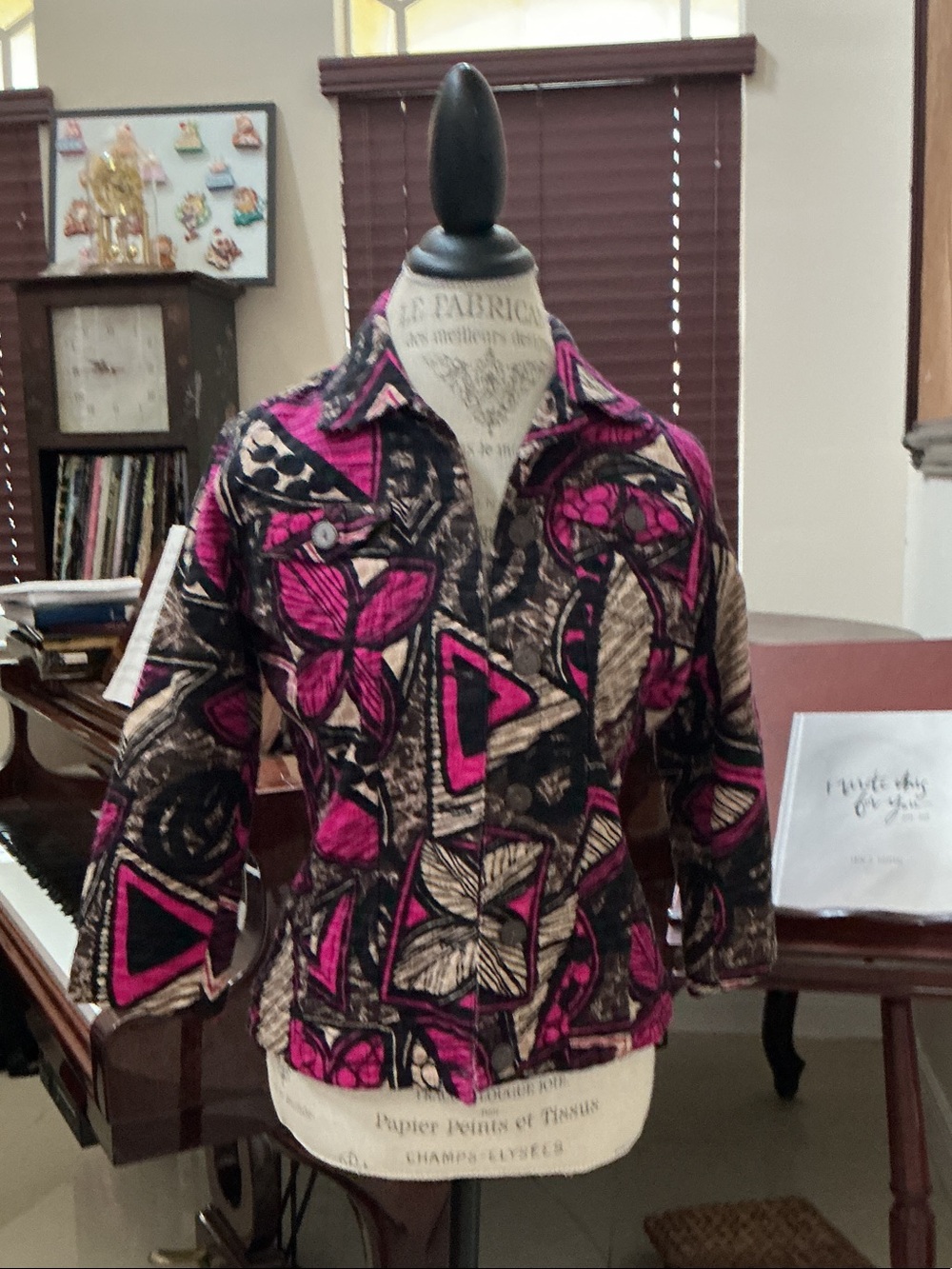 Chico's Pink and Black Printed Jean Jacket size 0, standard size 4-6